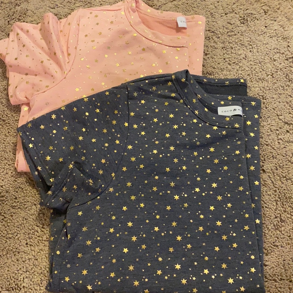 Lot of 2 gold star tops